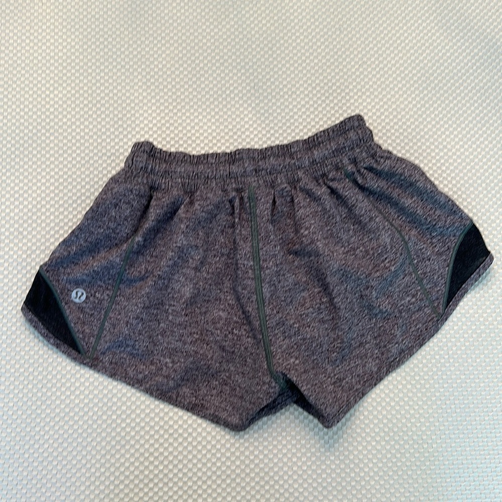 Lululemon Hotty Hot Shorts. Low Rise 2.5” Size 2